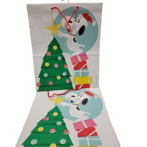 LOT OF 10 HALLMARK PEANUTS SNOOPY CHRISTMAS GIFT BAGS W/ CARDHOLDER
